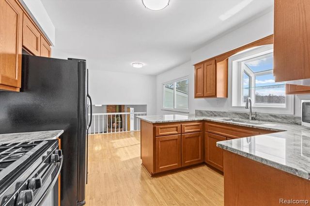 566 Eastridge Drive, Ortonville, MI 48462