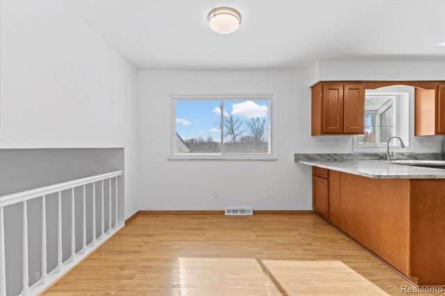 566 Eastridge Drive, Ortonville, MI 48462