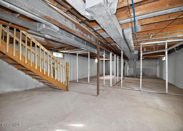 1087 Davis Terrace, Schenectady, NY 12303