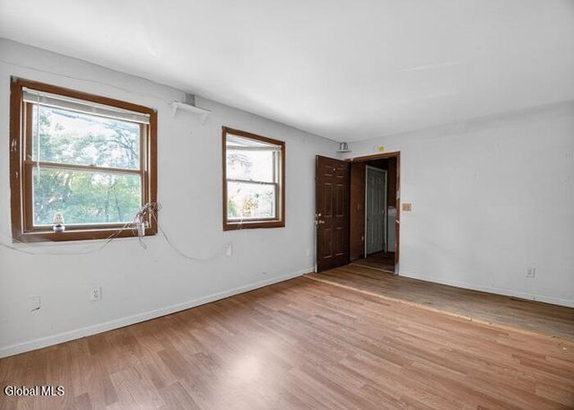 1087 Davis Terrace, Schenectady, NY 12303