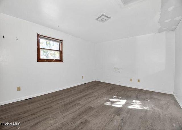 1087 Davis Terrace, Schenectady, NY 12303