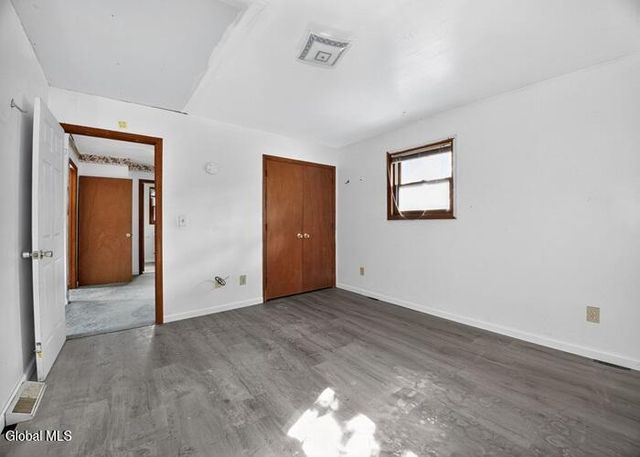 1087 Davis Terrace, Schenectady, NY 12303