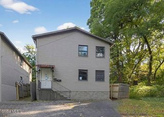 1087 Davis Terrace, Schenectady, NY 12303