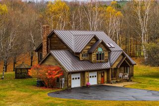 13 Stackpole Road, Barnard, VT 05031