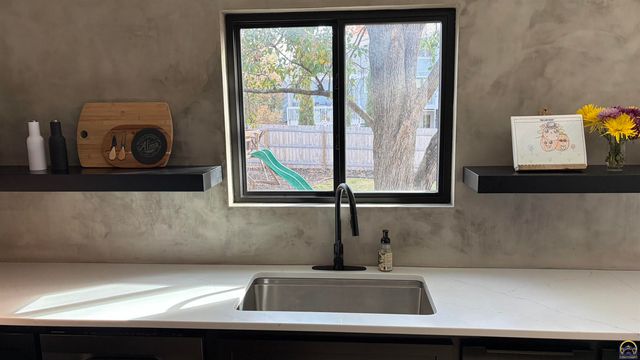 3502 SW Stonybrook DR, Topeka, KS 66614