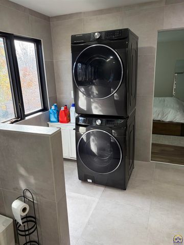 3502 SW Stonybrook DR, Topeka, KS 66614