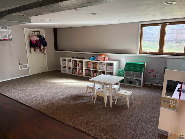 3502 SW Stonybrook DR, Topeka, KS 66614