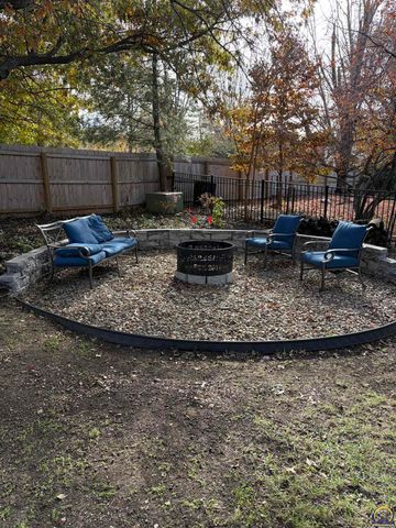 3502 SW Stonybrook DR, Topeka, KS 66614