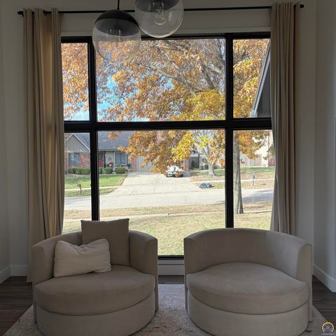 3502 SW Stonybrook DR, Topeka, KS 66614