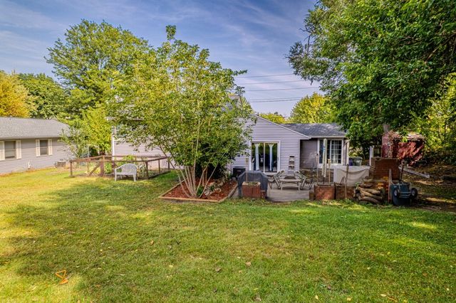 3010 Bowling Street SW, Cedar Rapids, IA 52404