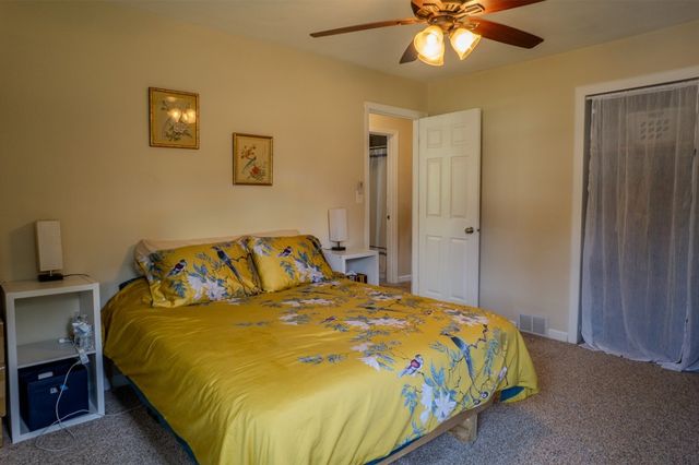 3010 Bowling Street SW, Cedar Rapids, IA 52404