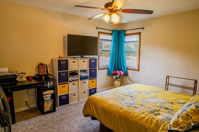 3010 Bowling Street SW, Cedar Rapids, IA 52404