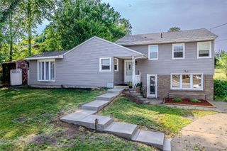 3010 Bowling Street SW, Cedar Rapids, IA 52404