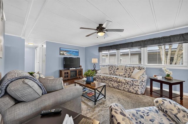 219 PARADISE S, Leesburg, FL 34788