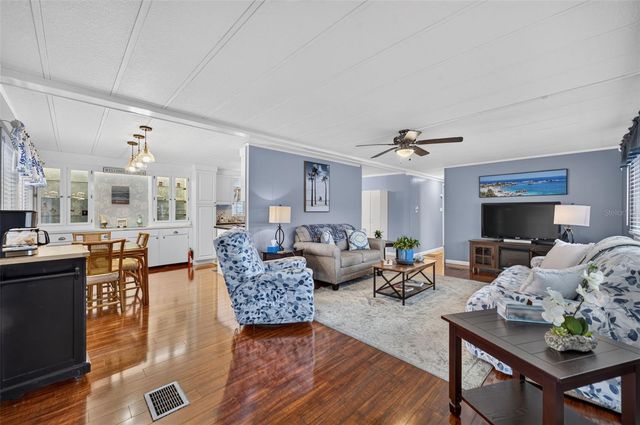 219 PARADISE S, Leesburg, FL 34788