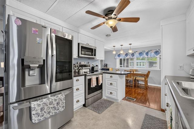219 PARADISE S, Leesburg, FL 34788