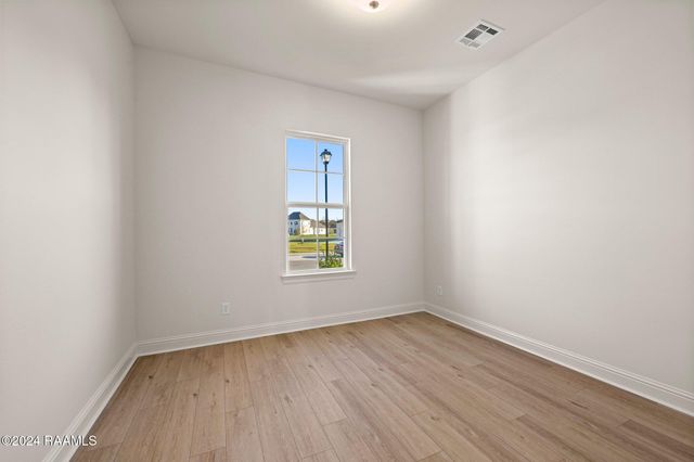 102 Lisburn Drive, Lafayette, LA 70507