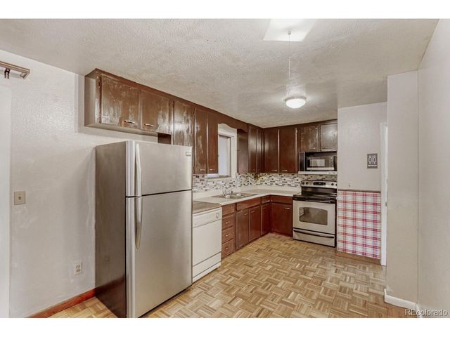 333 Empire St, Aurora, CO 80010