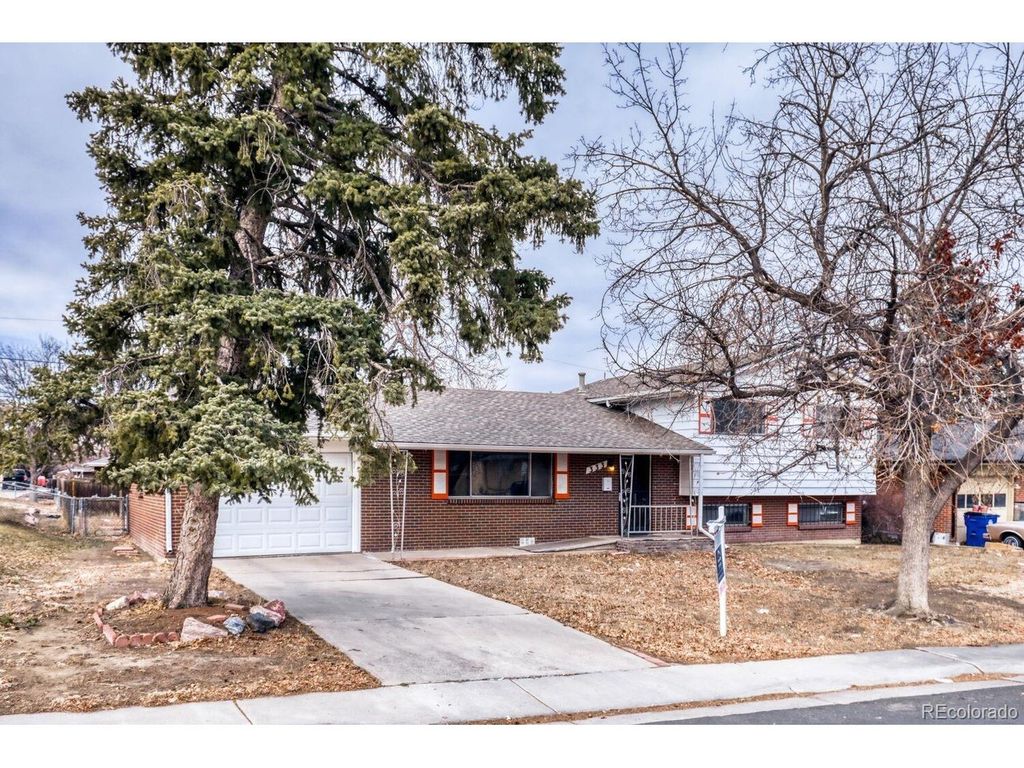 333 Empire St, Aurora, CO 80010