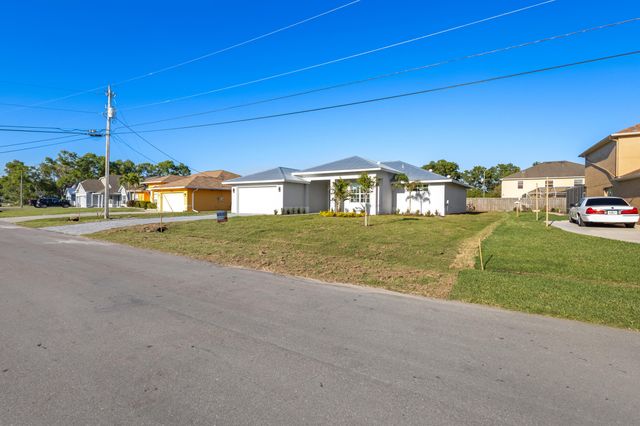 5271 NW Mayfield Lane, Port St. Lucie, Port St Lucie, FL 34983