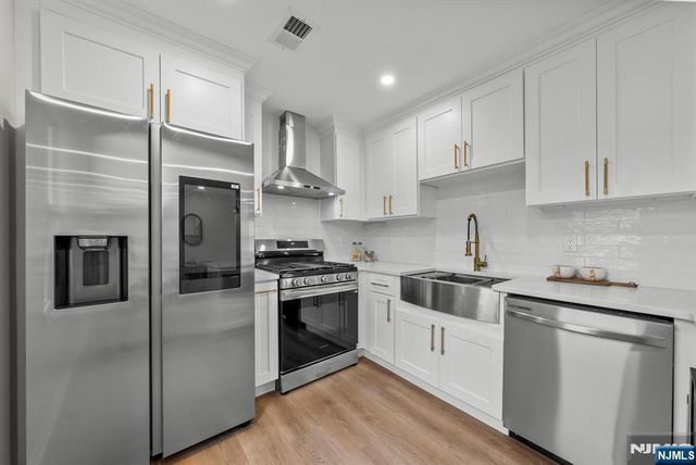 484 Sylvan Street, Saddle Brook, NJ 07663
