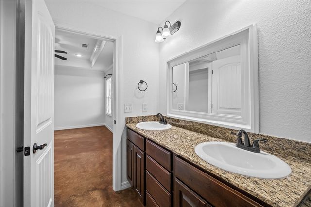3077 N Downs Avenue, Fayetteville, AR 72704