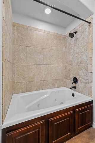 3077 N Downs Avenue, Fayetteville, AR 72704
