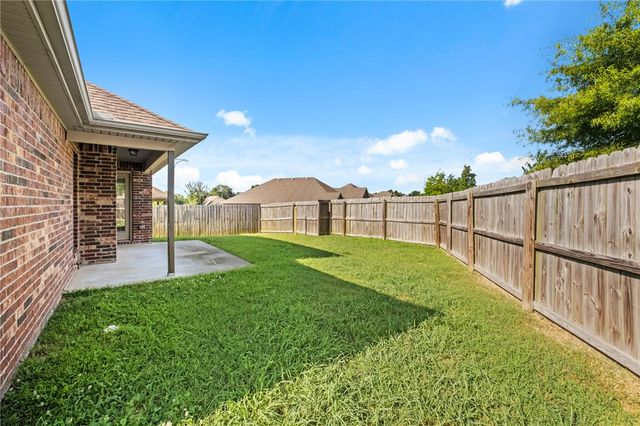 3077 N Downs Avenue, Fayetteville, AR 72704