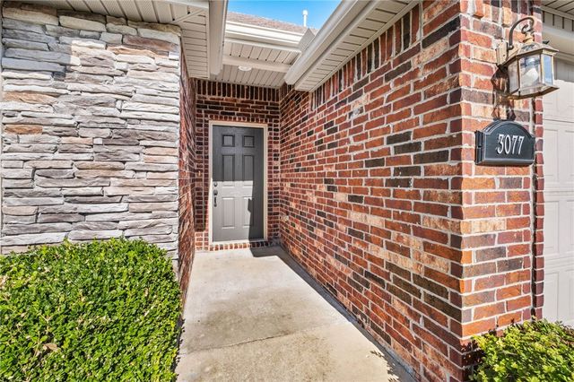 3077 N Downs Avenue, Fayetteville, AR 72704