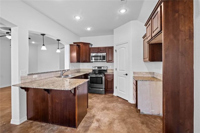 3077 N Downs Avenue, Fayetteville, AR 72704
