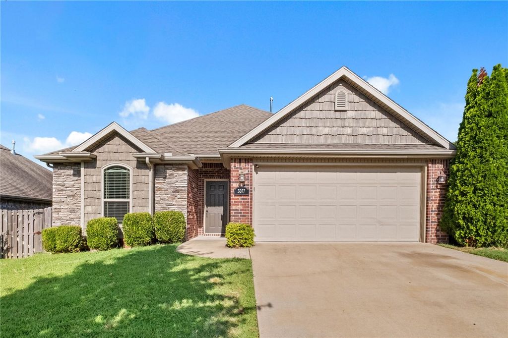 3077 N Downs Avenue, Fayetteville, AR 72704