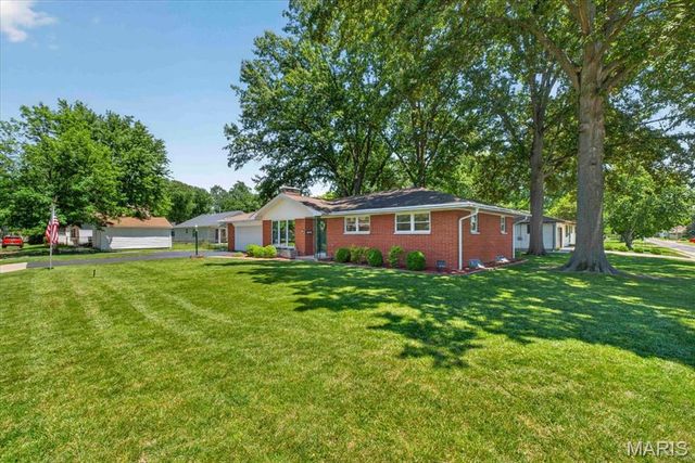 612 S Polk Street, Millstadt, IL 62260