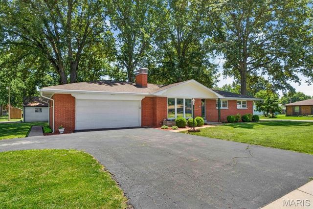 612 S Polk Street, Millstadt, IL 62260