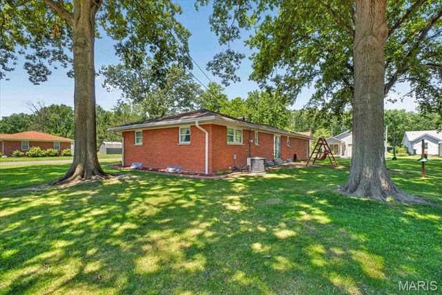 612 S Polk Street, Millstadt, IL 62260