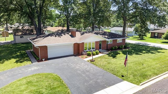 612 S Polk Street, Millstadt, IL 62260