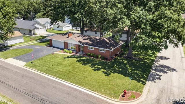 612 S Polk Street, Millstadt, IL 62260
