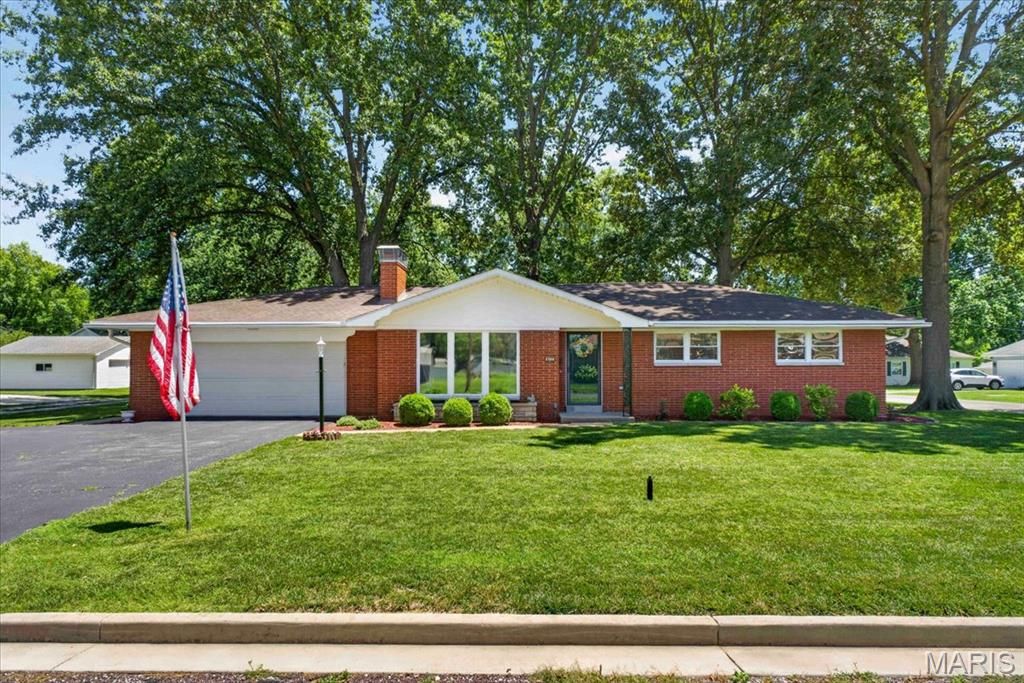 612 S Polk Street, Millstadt, IL 62260