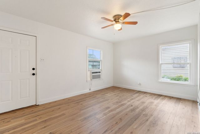 443 WALTON AVE, San Antonio, TX 78225