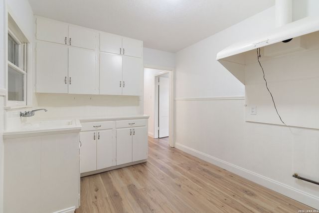 443 WALTON AVE, San Antonio, TX 78225