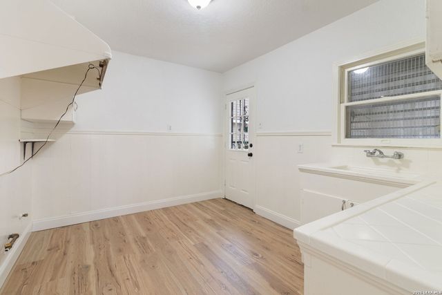 443 WALTON AVE, San Antonio, TX 78225
