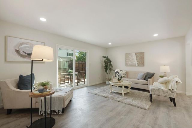 7745 Mary Lou Way, Sacramento, CA 95832