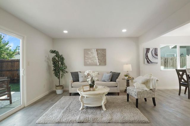 7745 Mary Lou Way, Sacramento, CA 95832