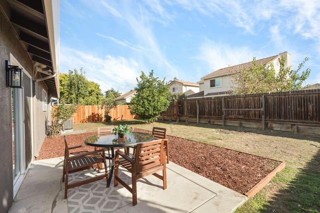 7745 Mary Lou Way, Sacramento, CA 95832