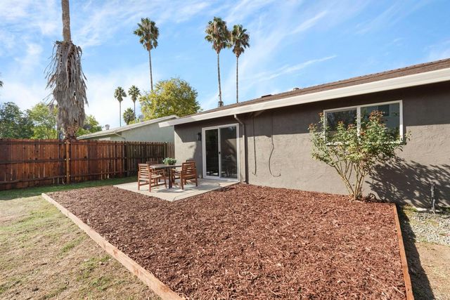 7745 Mary Lou Way, Sacramento, CA 95832