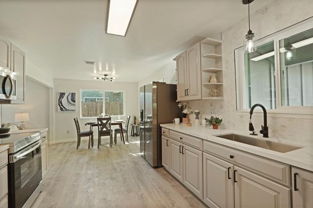 7745 Mary Lou Way, Sacramento, CA 95832