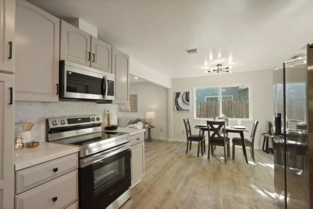 7745 Mary Lou Way, Sacramento, CA 95832