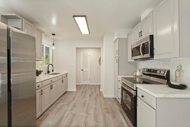 7745 Mary Lou Way, Sacramento, CA 95832