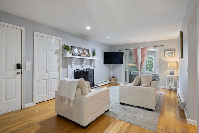 10 Shelley Drive, Nashua, NH 03062