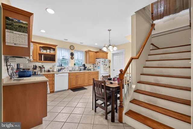 370 W CLAYTON AVE, Clayton, NJ 08312