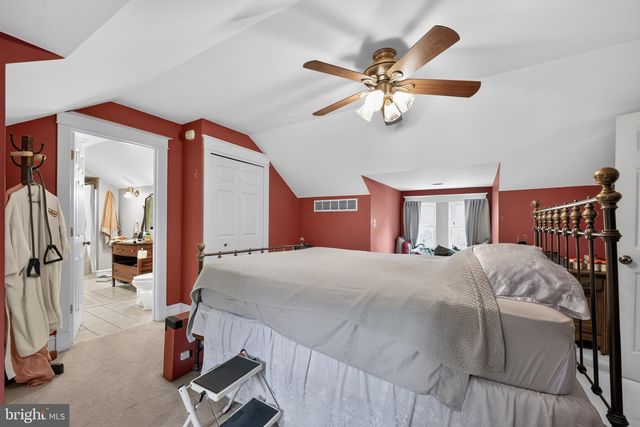 370 W CLAYTON AVE, Clayton, NJ 08312